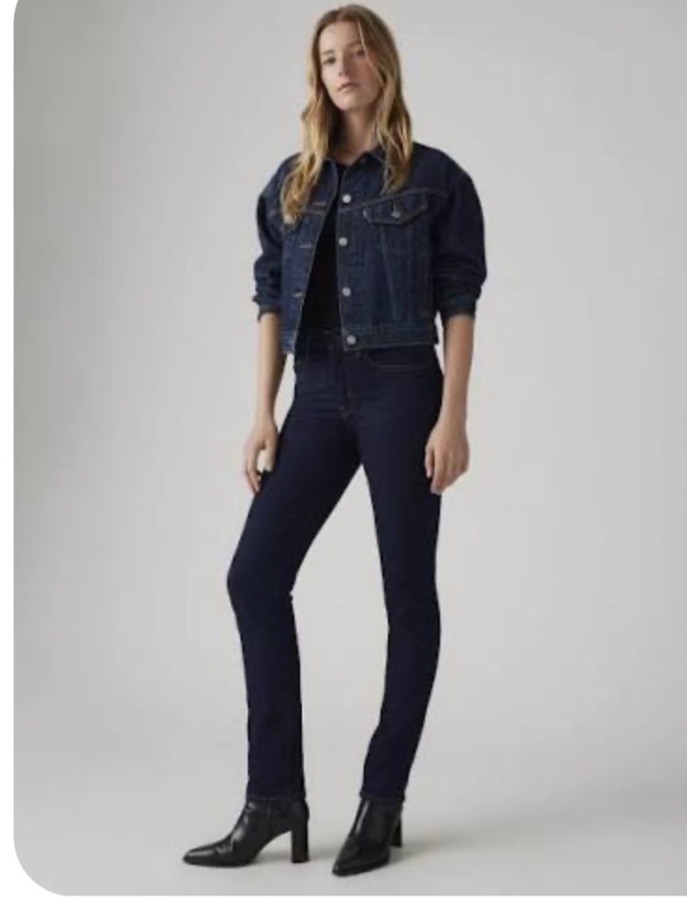 NWOT Levi’s 724 High Rise Straight denim in Rinse 28 28